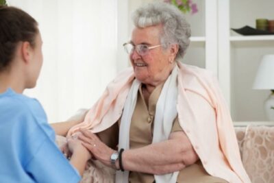 Trabajo para niñeras para adultos